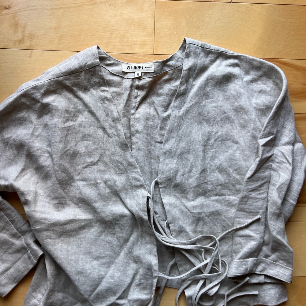 Cream V-Neck Wrap Top with Tie Details - Picture 7 of 8